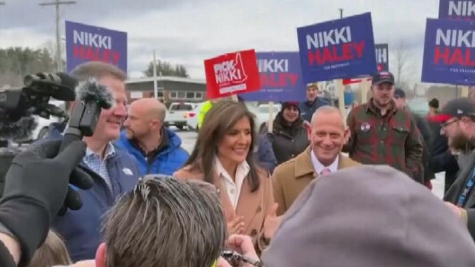 Nikki Haley with crowd around her